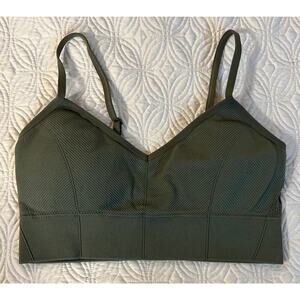 Aerie Offline sports bra
Sage green
Size Lg